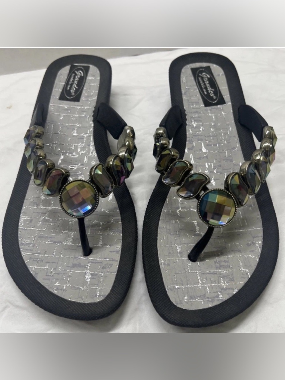 Grandco Womens Size 9 Jeweled Thong Sandals Black Rhinestone Beach Flip flops